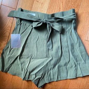 Olive Green Shorts ☀️ High Wasited ☀️ Size: M